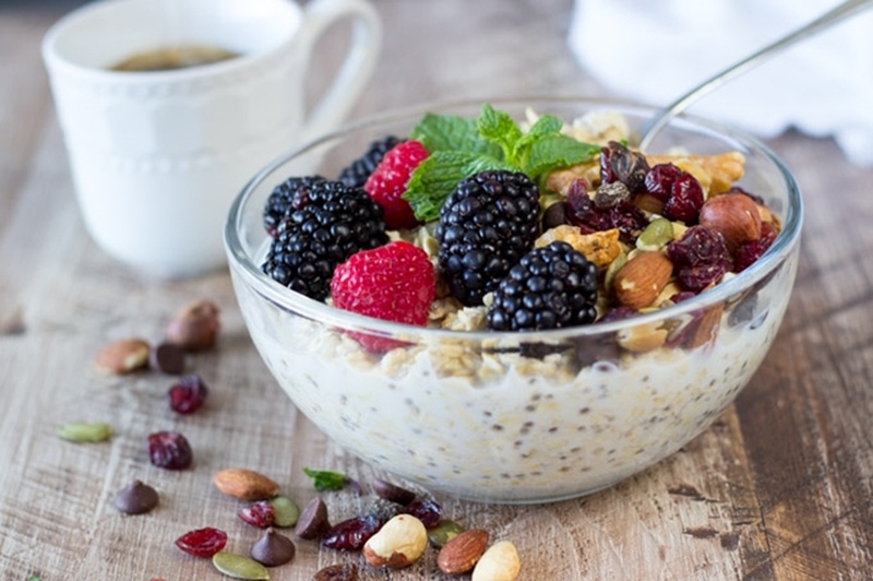 1 month for the wedding? These 5 foods will help you lose those extra kilos. #lehengaworthywaist