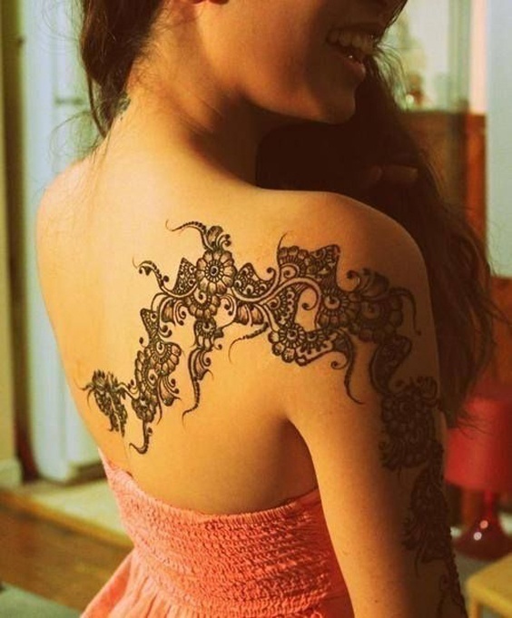 Striking Bridal Mehndi Designs for the Shoulder