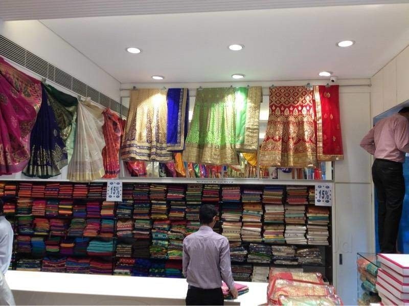 10 Wedding Lehenga Shops in Dadar which every Mumbai bride must check ...