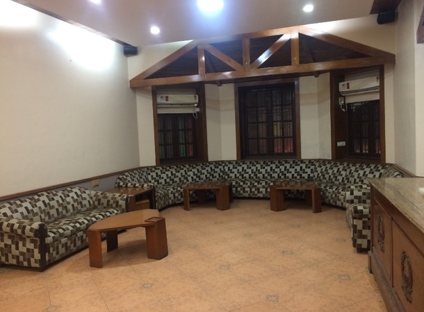 The Orient Club, Girgaum The Orient Club