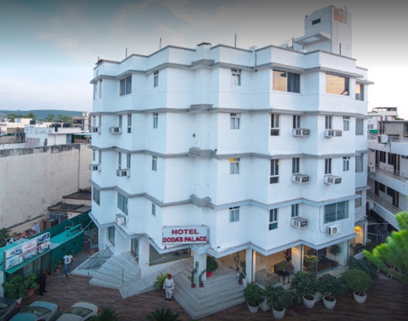 Hotel Dodas Palace, Raja Park Hotel Dodas Palace