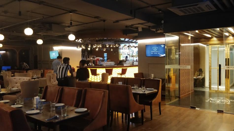 The Studs Sports Bar and Grill Juhu, Mumbai Banquet Hall WeddingZ.in