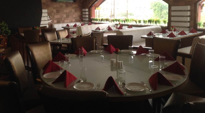 J W Solitaire Banquet, Rohini J W Solitaire Banquet