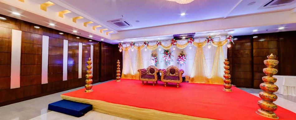 Earth Golden Banquets, Charni Road Earth Golden Banquets