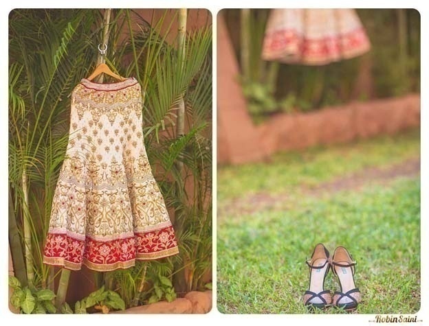 After all the partying and dancing, the moment Aanchal and Shishir were waiting for finally arrived! It was the most special day of their lives, and they definitely dressed to kill. Aanchal wanted to stick to traditions yet not leave the style quotient too far behind, so she opted to wear a traditional red and white panetar lehenga-choli. Her entire lehenga was gorgeously embellished with gold zardozi and stones. Her handsome groom kept up to speed with the ethnicity in his textured beige sherwani with stunning gold accents – together this couple looked like true royalty!