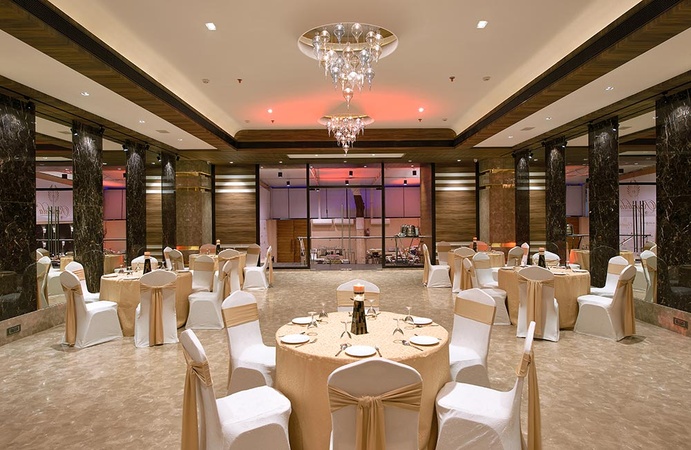 Royalista, Andheri West Royalista