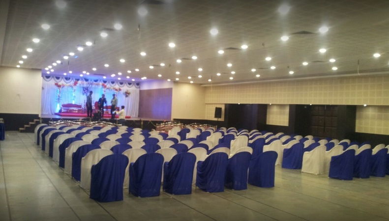 Manekbaug Hall, Ambawadi Manekbaug Hall