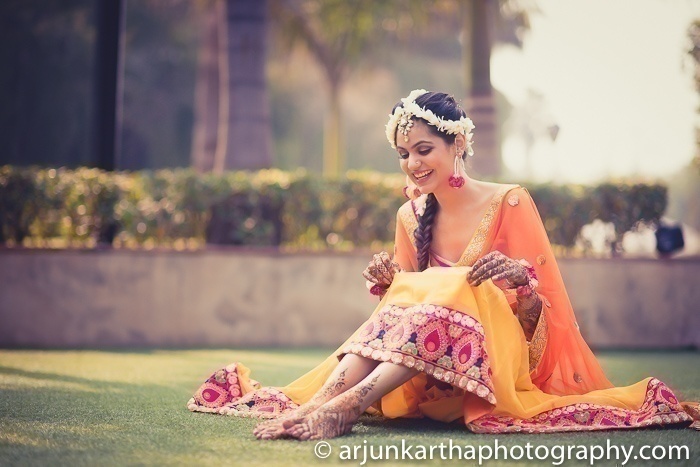 Vibrant hues for Mehndi