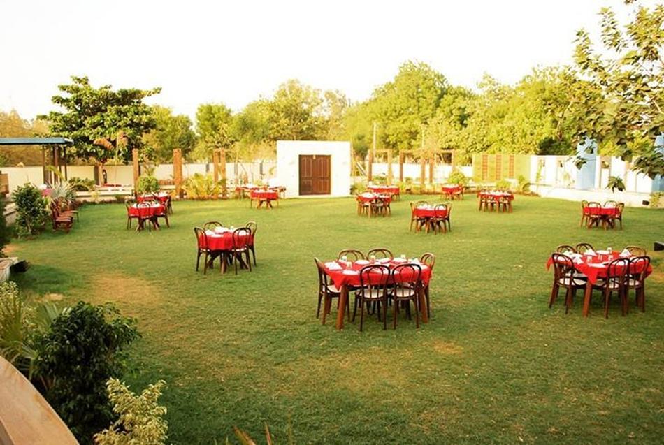Funpoint Garden Restaurant Chandkheda, Ahmedabad Wedding Lawn