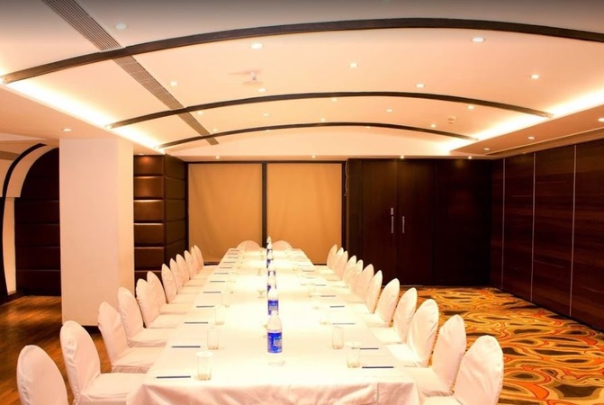 The Central Park Hotel, Agarkar Nagar The Central Park Hotel
