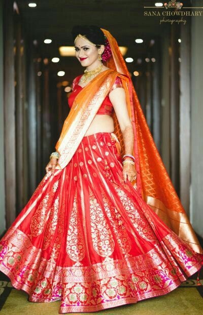 Bride in banarasi lehenga hotsell