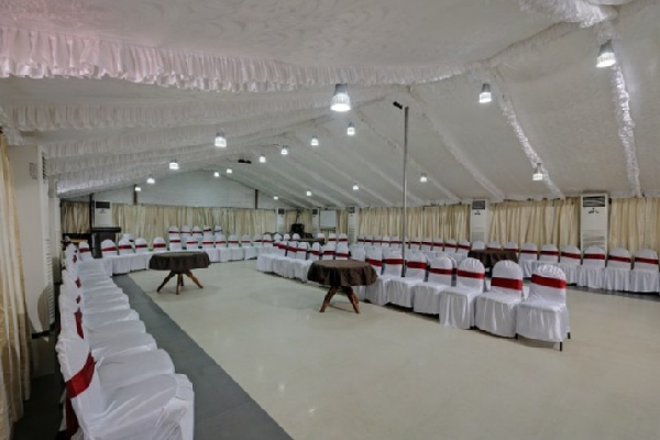 Hotel Holiday Resort, Chakra Tirtha Road - Resorts in Puri