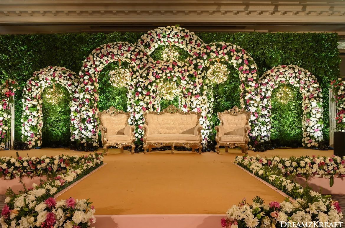 40 Wedding Reception Stage Decoration Ideas to Blow Your Mind Away ...