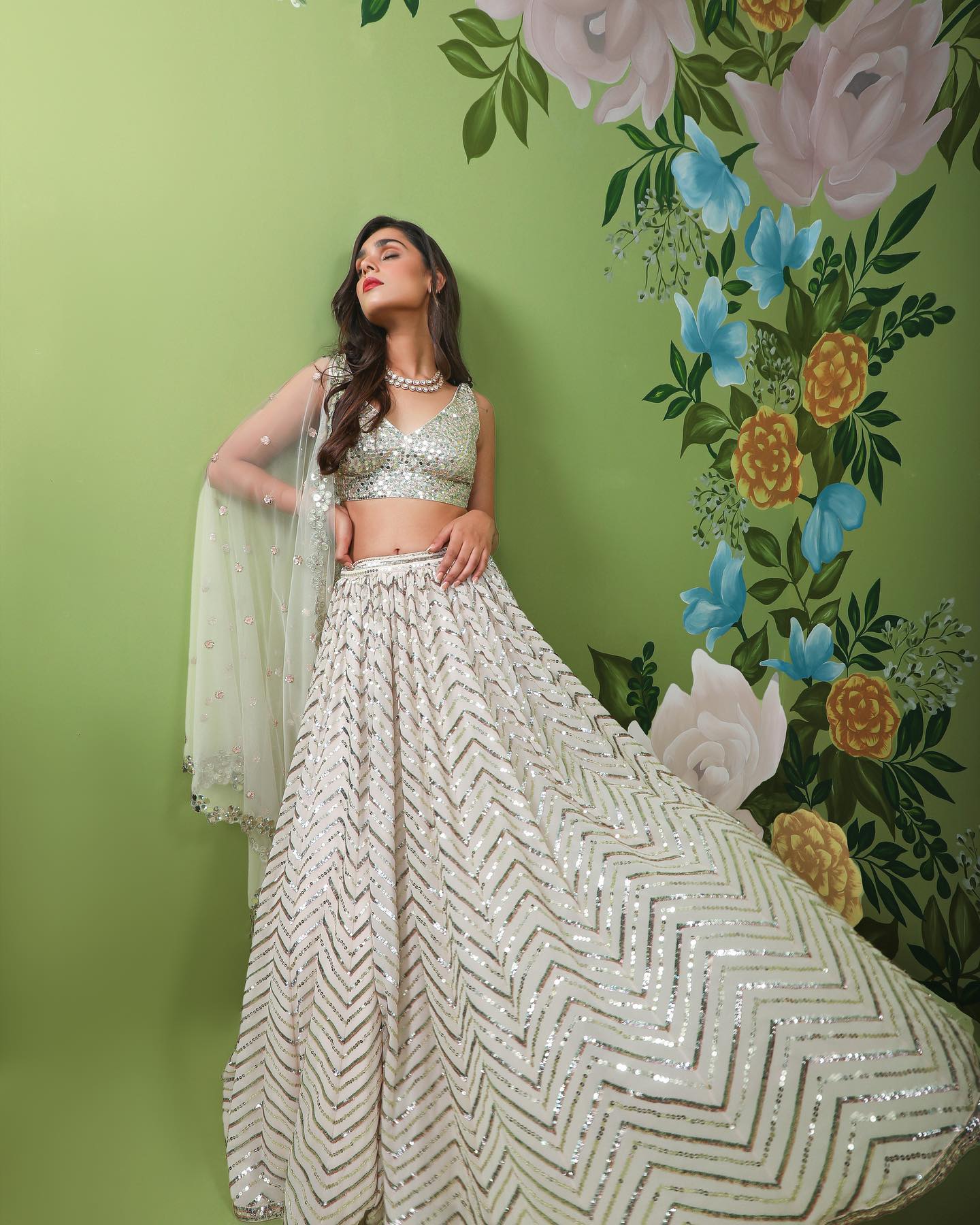 40 Stunning Lehengas for Wedding Guests to Look Your Fashionably 40 Stunning Lehengas for Wedding Guests to Look Your Fashionably