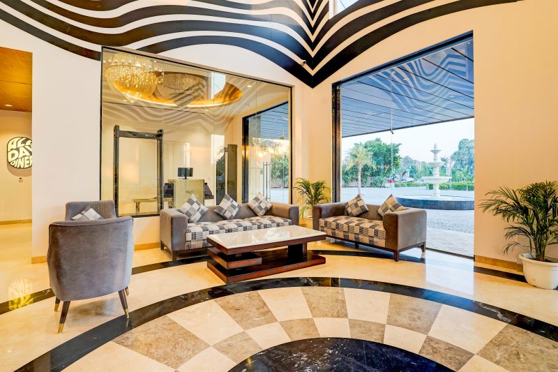 Sunday Resort & Banquet Manesar - Lobby