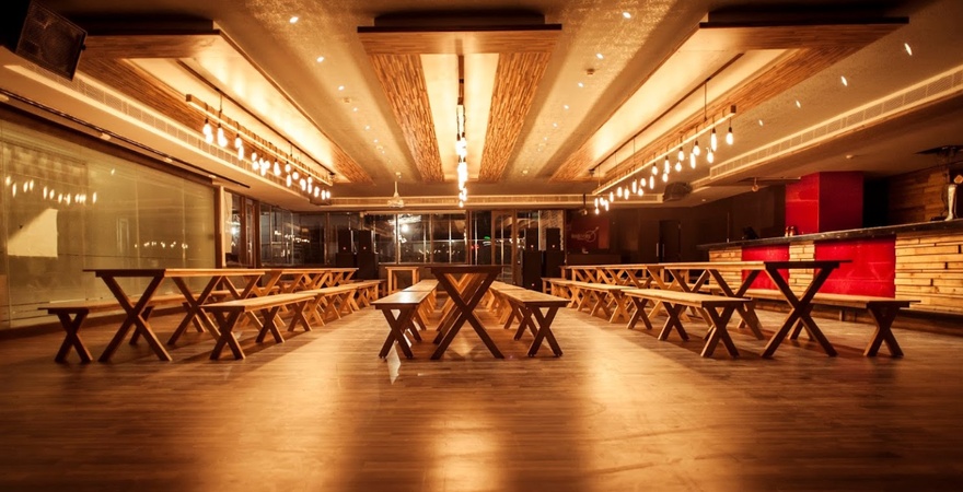 No limmits Lounge And Club, Brigade Road No limmits Lounge And Club
