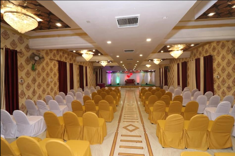 Crown Palace & Banquet Hall Vikas Nagar, Lucknow Banquet Hall WeddingZ.in