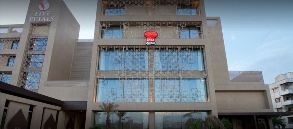 Five Petals Hotel And Banquets, Ghatlodiya Five Petals Hotel And Banquets