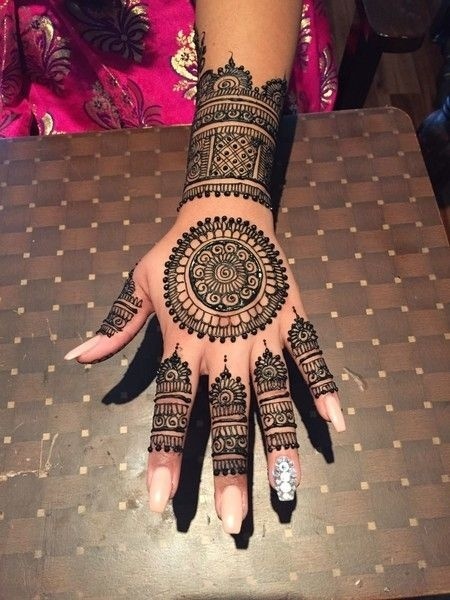 60+ Arabic Mehndi Designs - Simple & Unique | WedMeGood