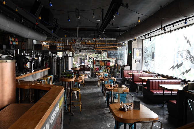 Brewbot Eatery & Pub Brewery, Andheri West Brewbot Eatery & Pub Brewery