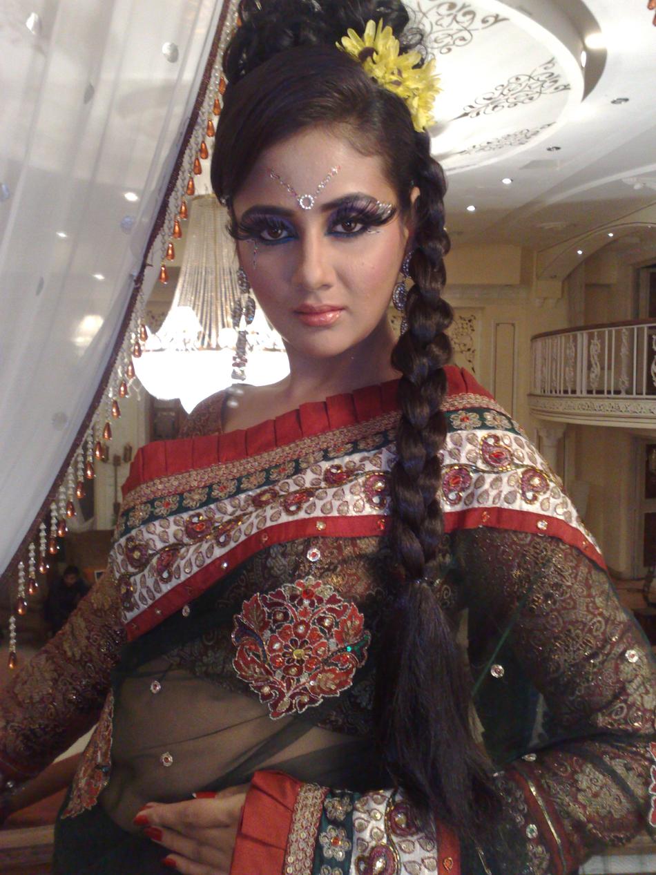 Zubair Shaikh Celebrity Makeup Artist , Bridal Makeup Artist in Mumbai