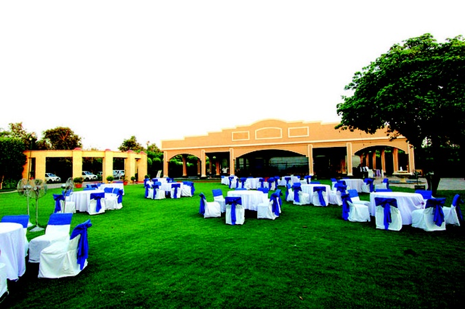 Rose Garden, Chattarpur Rose Garden