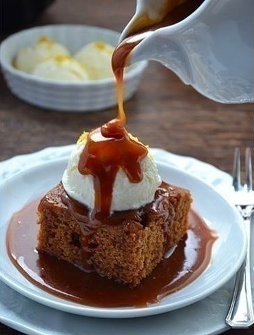 GINGERBREAD CAKE WITH CARAMEL SAUCE