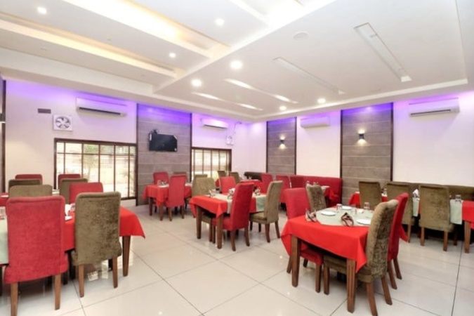 Hotel Paras, Dera-Bassi Hotel Paras
