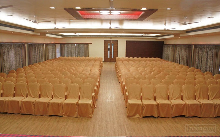 Zambre Palace, Swargate Zambre Palace