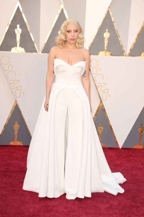 Will These Be The New Bridal Trend? Stunning White Gowns Spotted at Vanity Fair’s 2016 Oscar Party