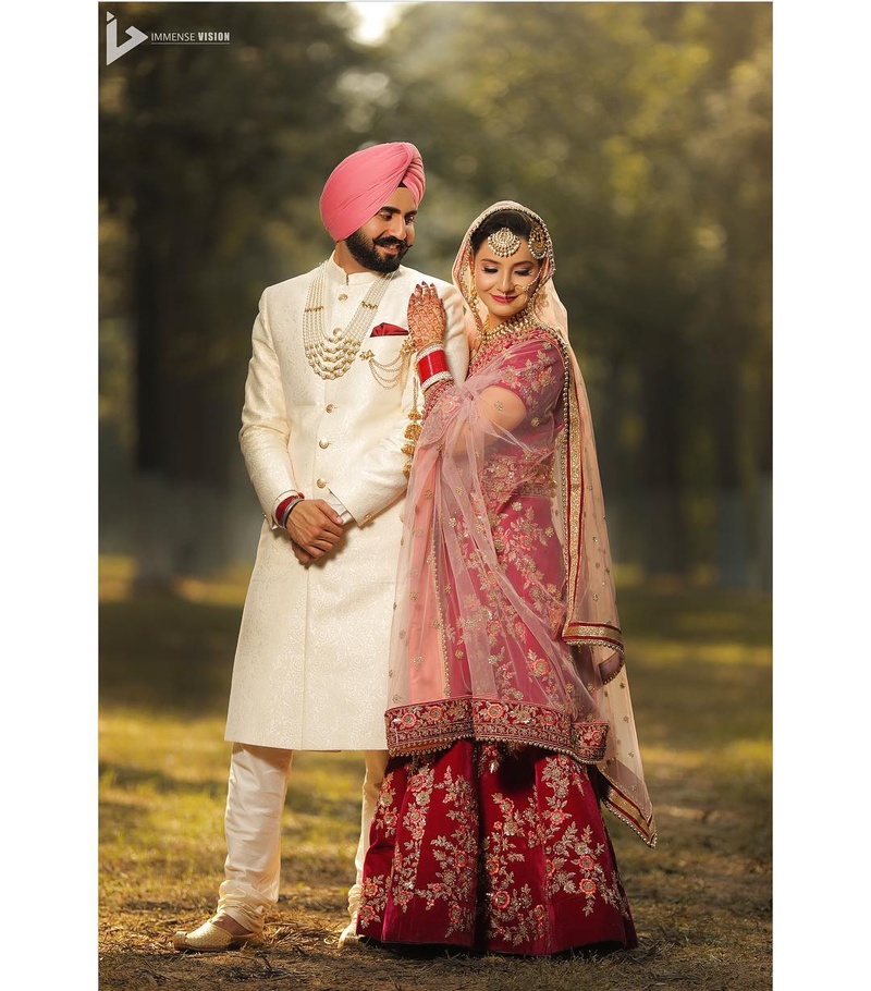 wedding poses and pre wedding photography poses Indian couple9