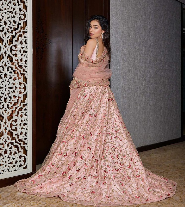 12. Mahima Mahajan has created such a beautiful blush pink lehenga! 