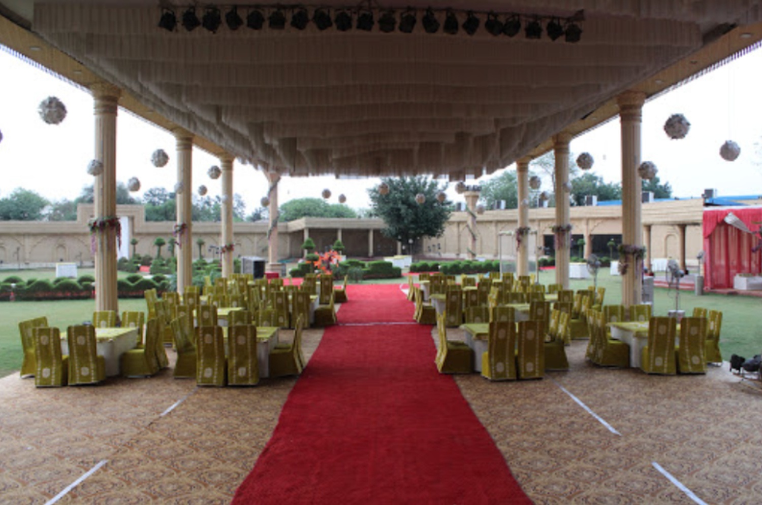 Kaaina Palace Bijwasan, Delhi Banquet Hall Wedding Lawn WeddingZ.in