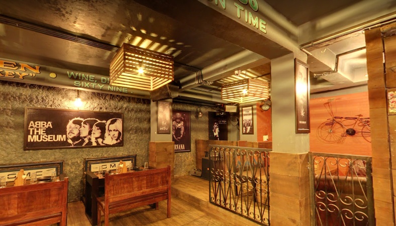 Bromfy Public House, Pitampura Bromfy Public House