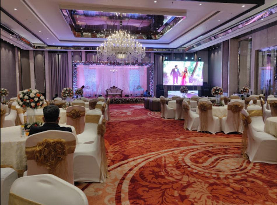 Silver Spoons Hotel Vasundhara, Ghaziabad Banquet Hall WeddingZ.in