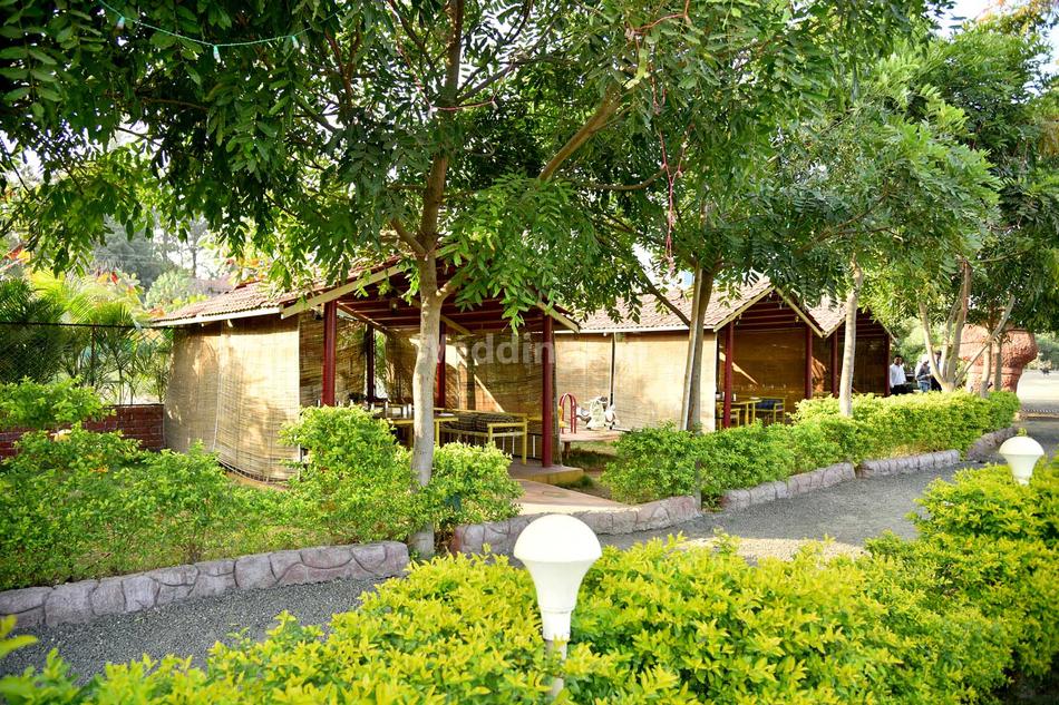 Hotel Swaraj Trimbak Road, Nashik Wedding Lawn Wedding Hotel