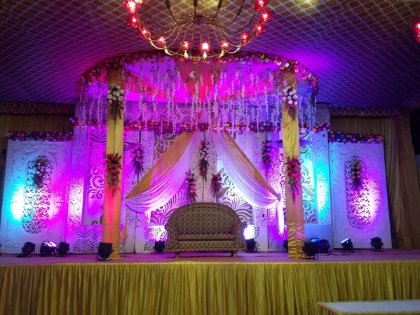 Carlton Hotel, Hazratganj Carlton Hotel