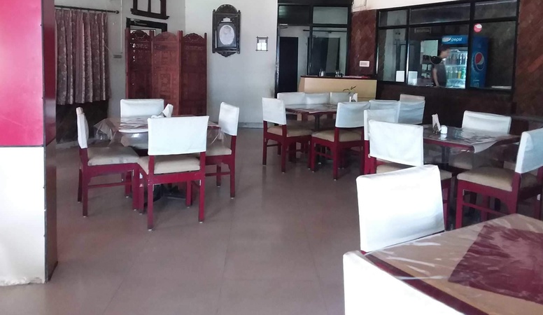 Royal Huts Restaurant and Banquet, Malviya Nagar Royal Huts Restaurant and Banquet