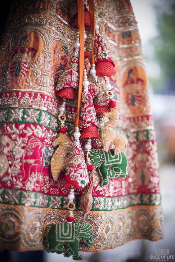 Awesome Latkan Design For Brides To Make Her Lehenga And Blouse Look More  Beautiful! | Weddingplz