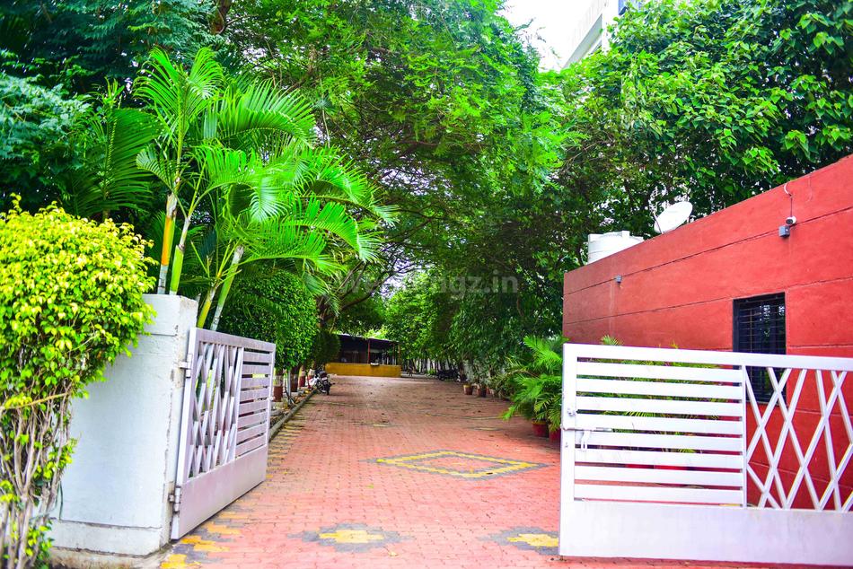 Maharaja Farm & Rajmandir Farm Party Plot Mota Varachha, Surat