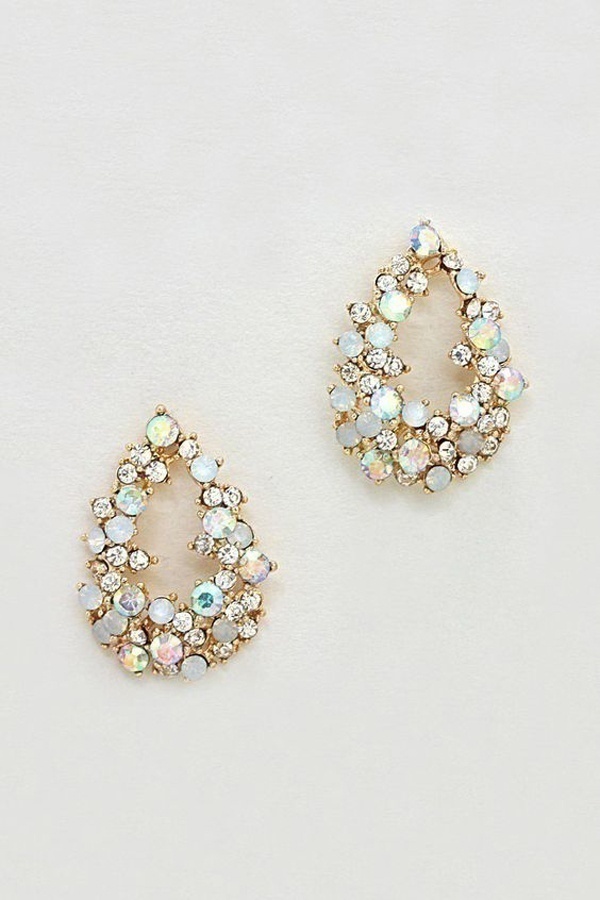 Tips and Tricks on How to Shimmer Up Your Bridal Makeup and More Blog