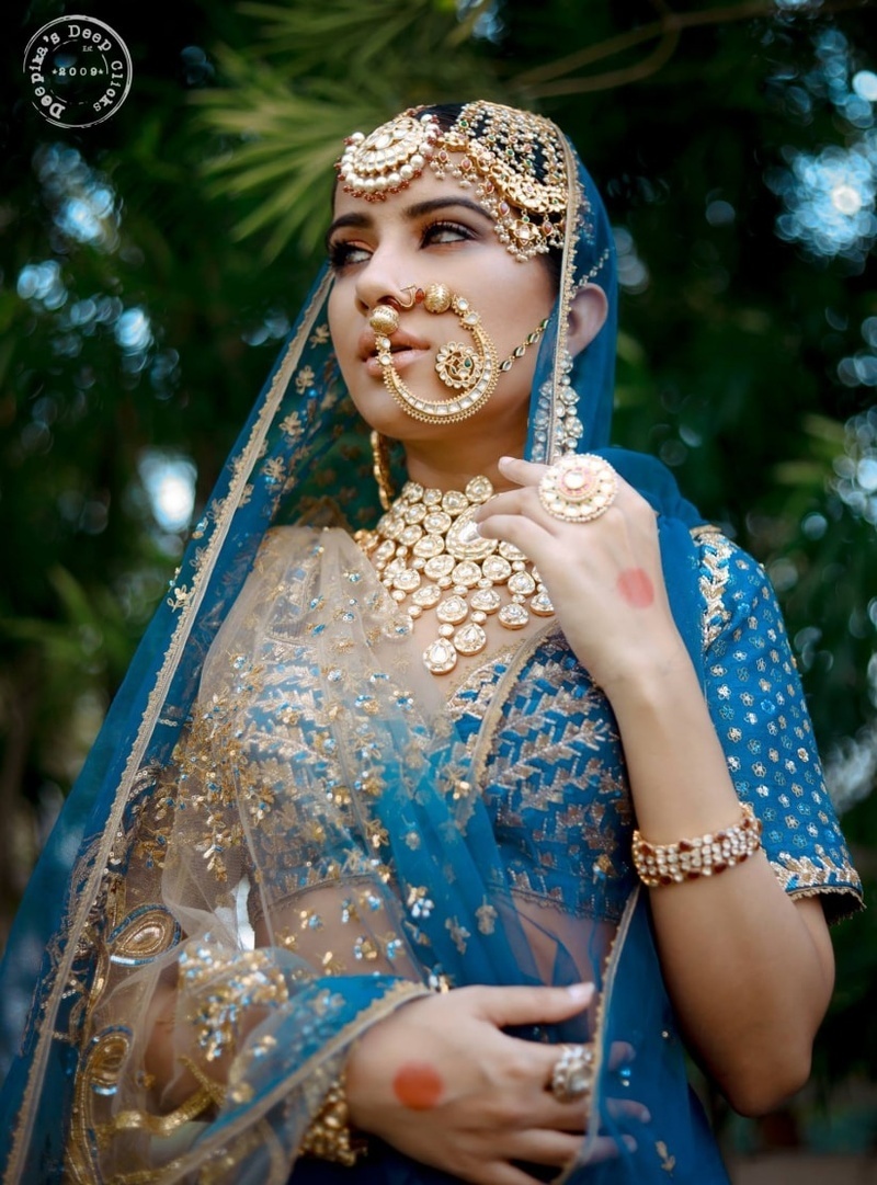 Parineeti to Kiara: Brides who adorned most stunning jewellery on their  wedding day | Times of India