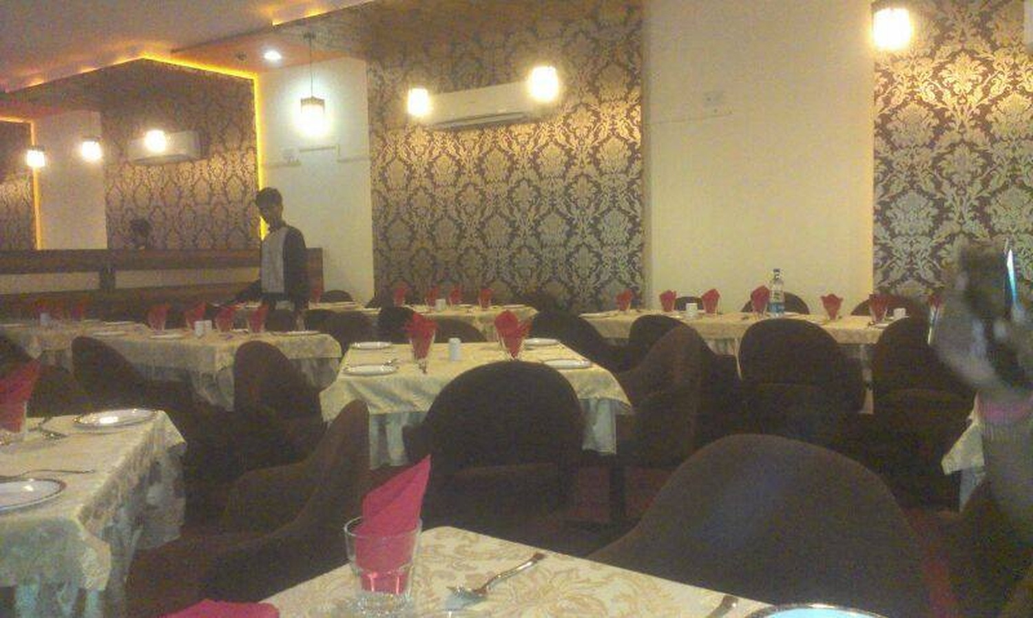 Lalit Fine Dine Goregaon West, Mumbai Banquet Hall WeddingZ.in