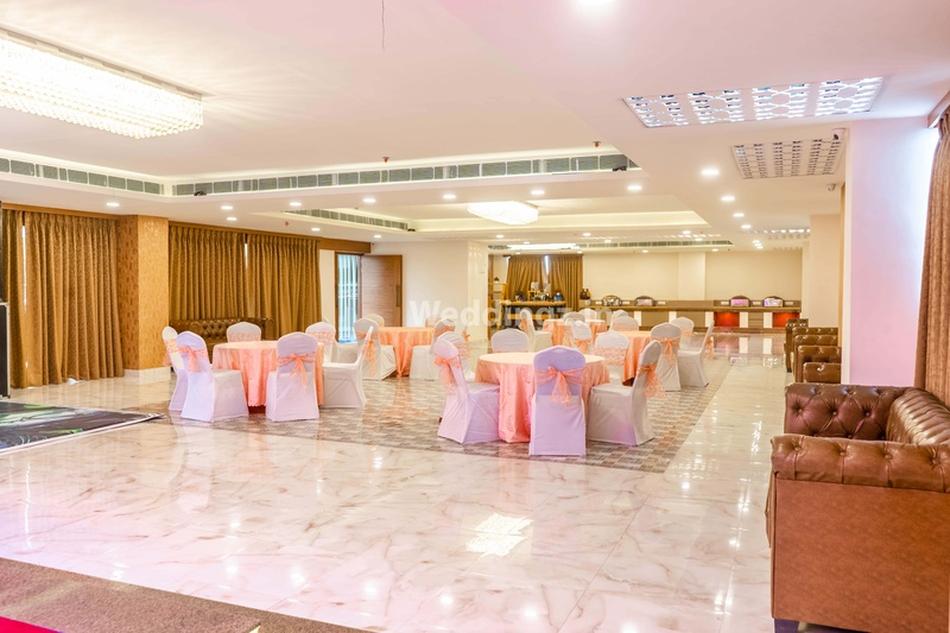Kings Court Banquet Paschim Vihar, Delhi Banquet Hall Banquet Terrace WeddingZ.in