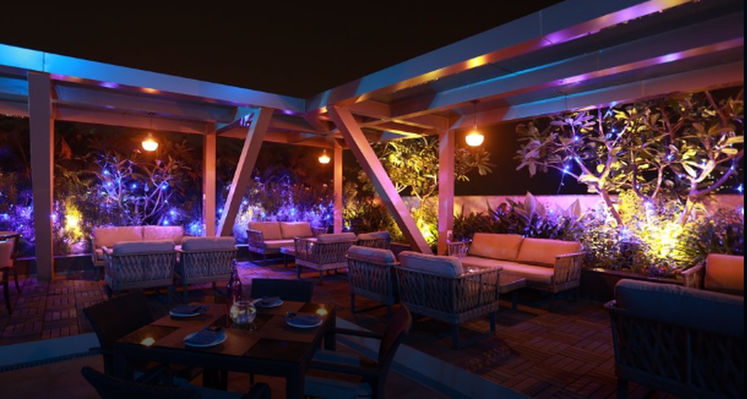 Radisson Blu Hinjewadi, Pune Banquet Hall Wedding Lawn WeddingZ.in