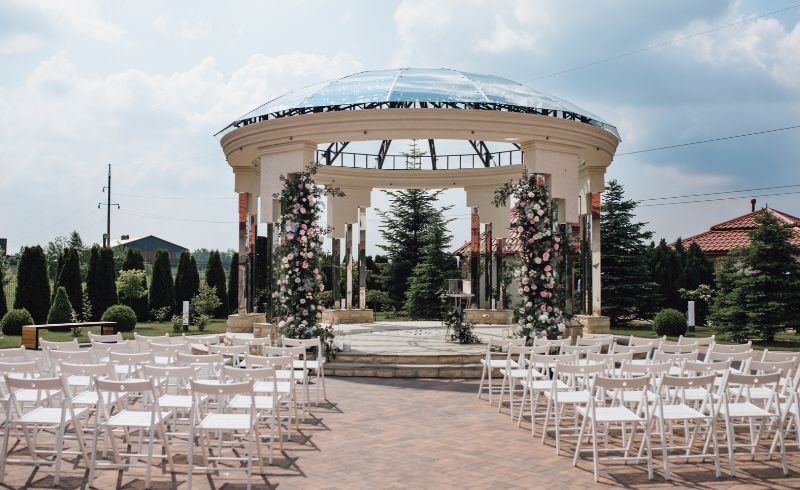 Banquet Hall vs Wedding Lawn in Kolkata: Which Is Better for Your Wedding?