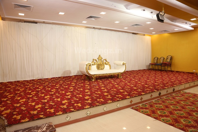 De Grandeur Hotel and Banquets Thane West Mumbai - Banquet Hall