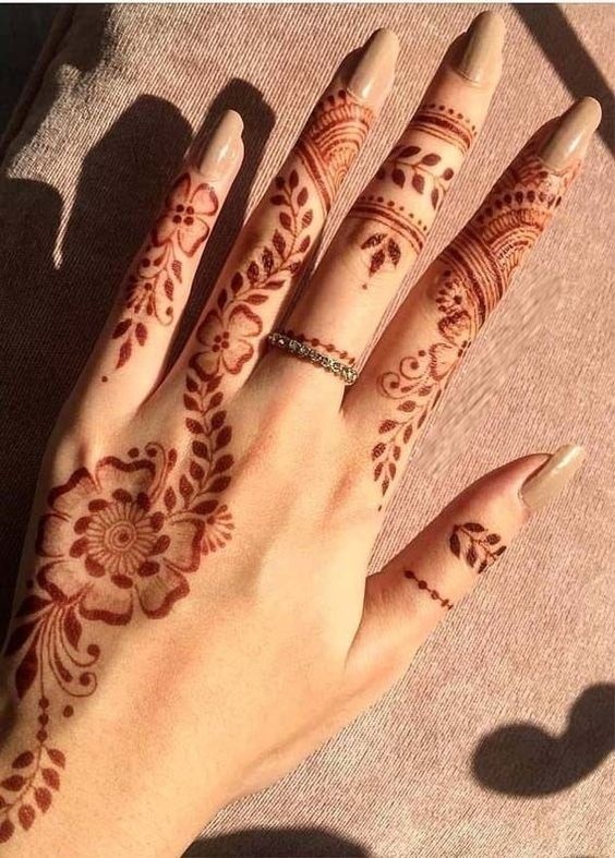 50 Simple Mehndi Design Images to Save this Wedding Season