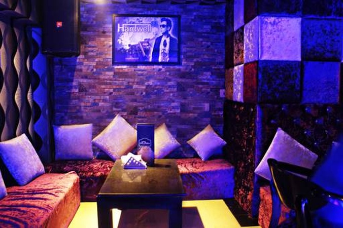 Moksha- The Lounge, Punjabi Bagh Moksha- The Lounge
