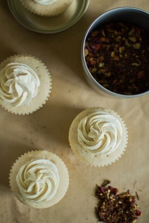 WHITE CHOCOLATE CHAI SPICE CAKE